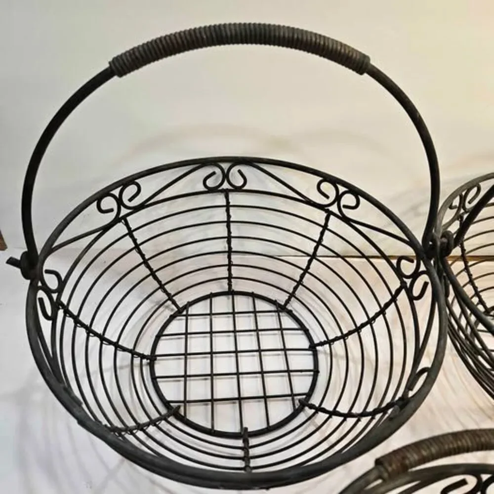 3 Metal garden Baskets with handles